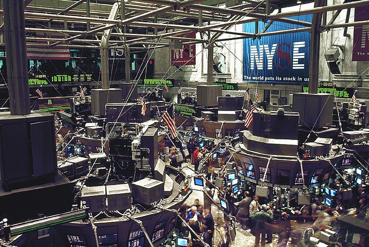 stock-exchange-trading-floor-new-york-manhattan-preview.jpg